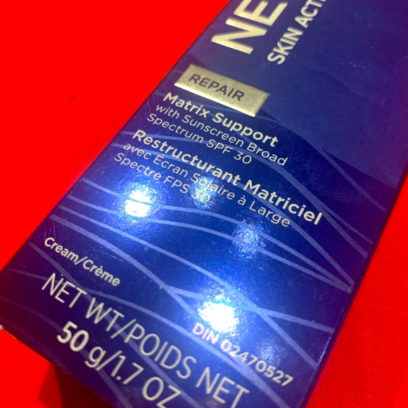 Matrix Support w Sunscreen Broad spectrum SPF 30 1.7 oz - Picture 3 of 4